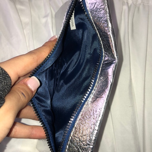 Ipsy bag - Picture 3 of 3